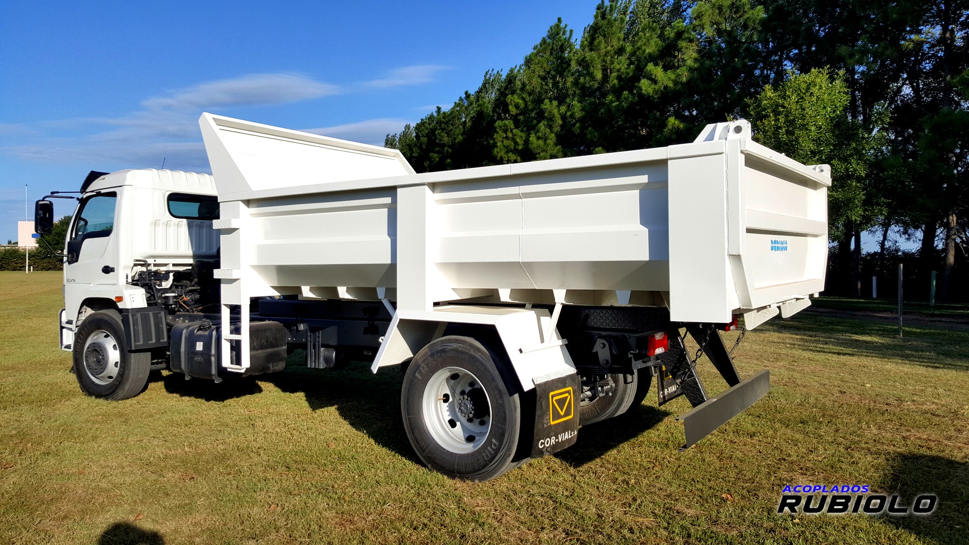 Carroceria Volcadora Trasera de 8 m3 para Camion (CV1002)