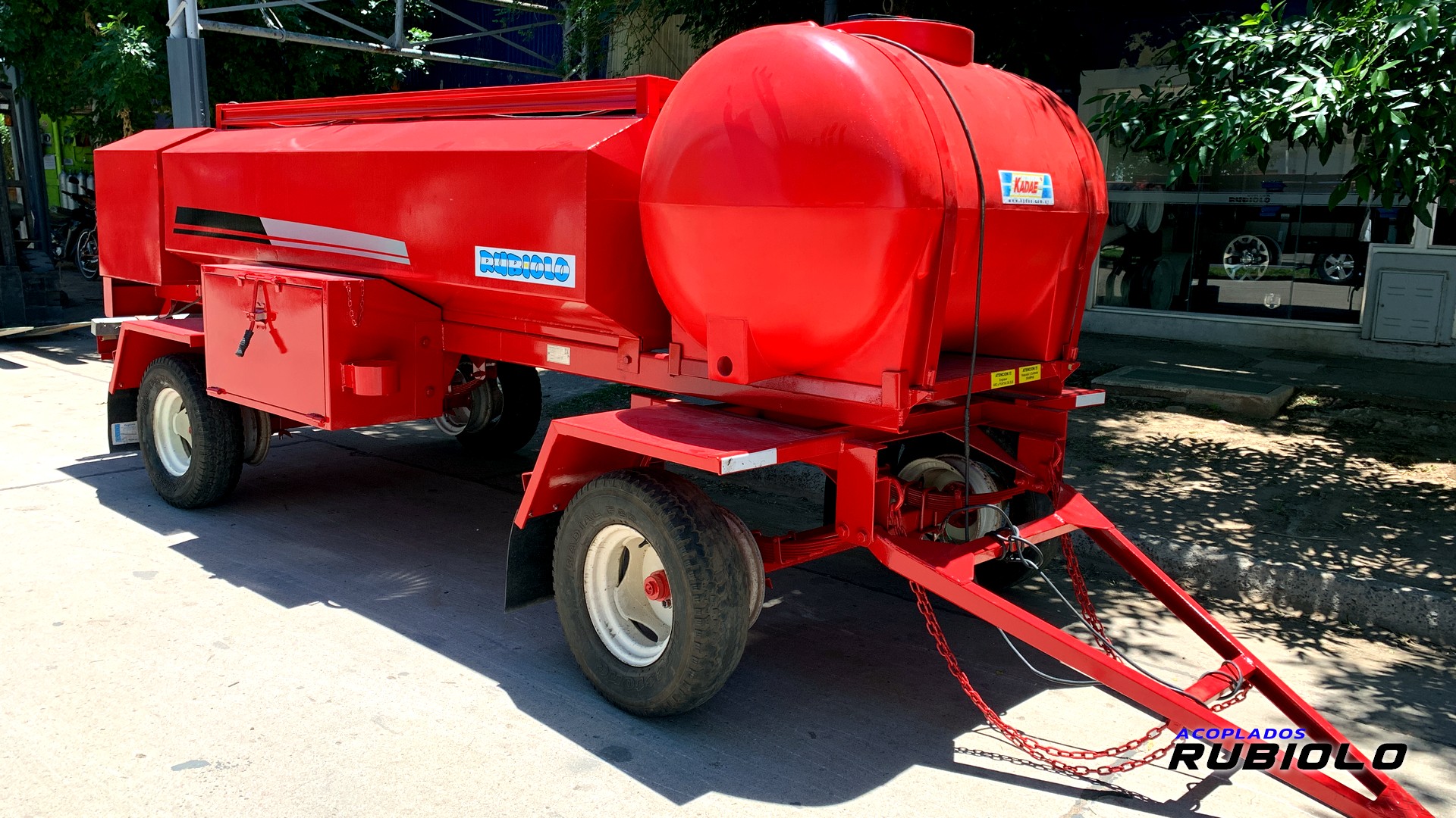 Acoplado Cisterna Combinada para 3.000 Lts. + 1000 Lts. de agua (CI1015)