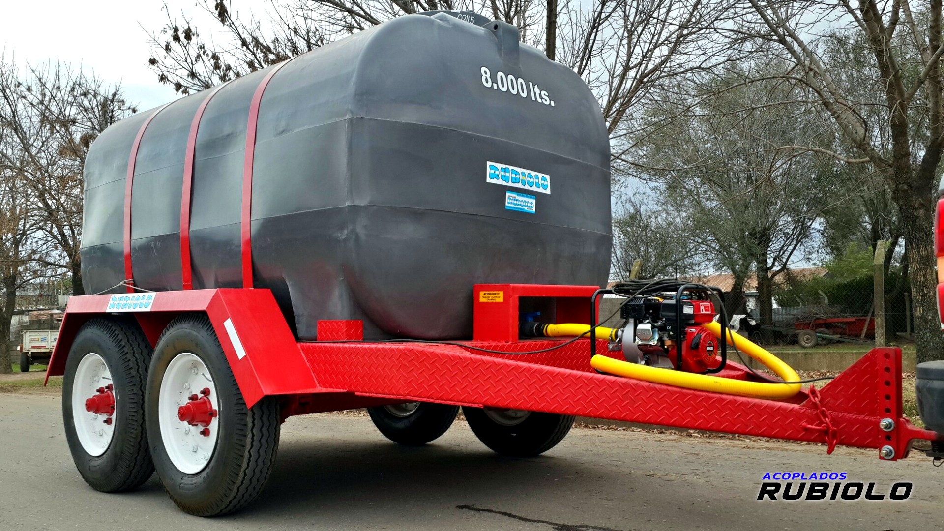 Acoplado Cisterna con Tanque Plastico para 10.000 Lts. (CP1012)