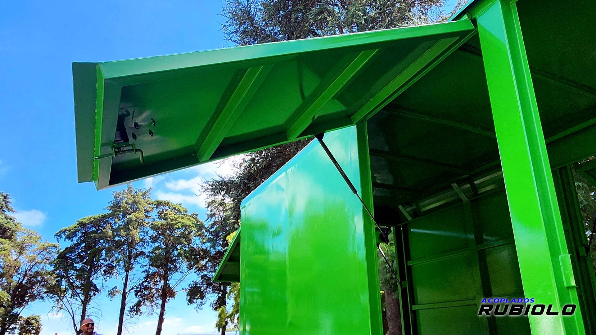 Resorte a gas para puertas elevadizas (OP1173)